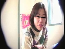 都内某所の仮設和式トイレ排泄盗撮スパイカメラ映像4時間2 30人　サンプル画像02